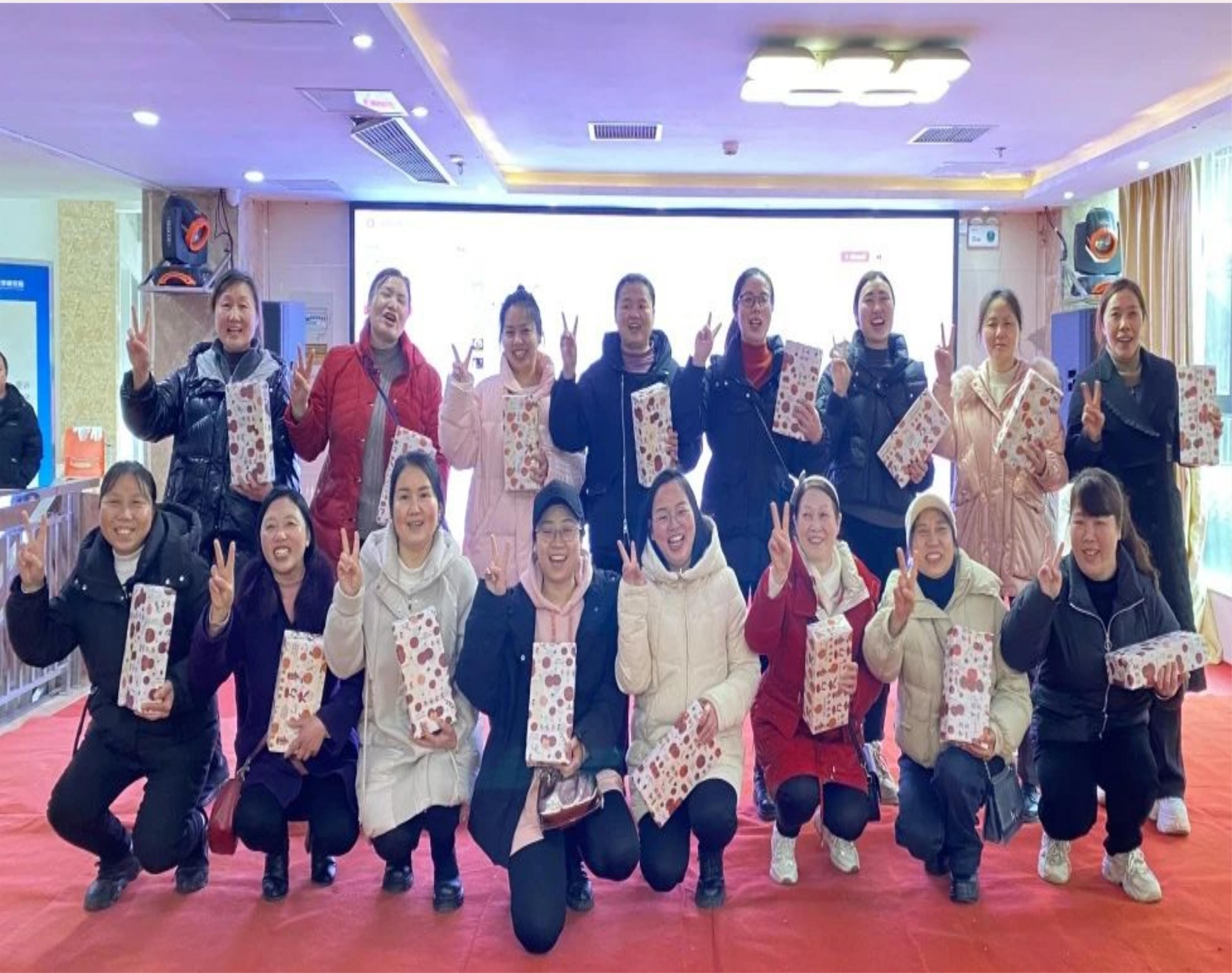 百年集團共慶“三八”女神節(jié)，演繹女性風采與和諧旋律